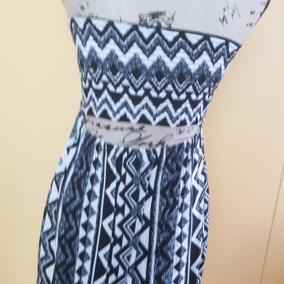 Maxi Dress - Picture 4 of 8